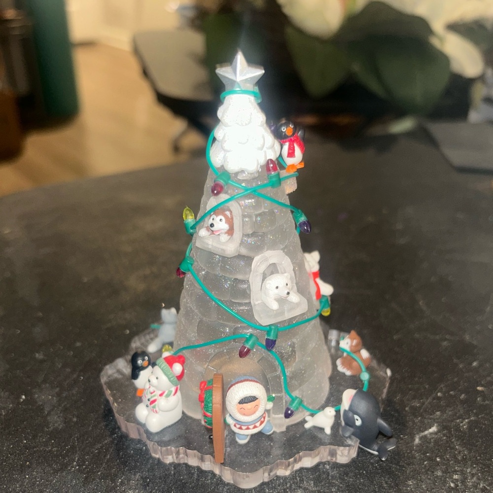 Hallmark Keepsake Frosty Friends Light-Up Ornament - Picture 3 of 9